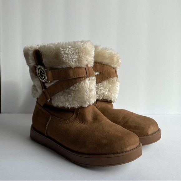 GUESS Winter Boots Size 8 - Picture 1 of 4